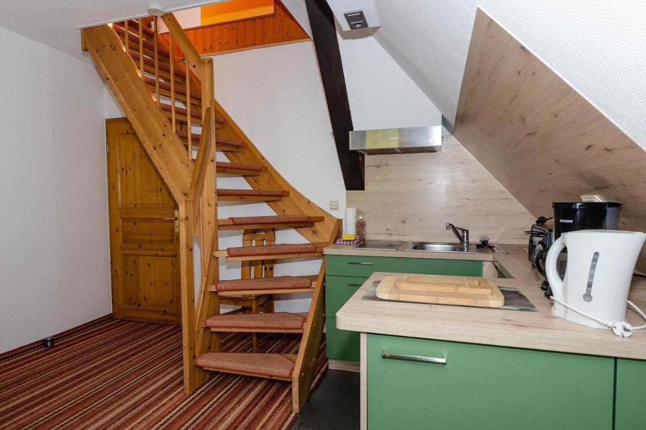 3-R-Ferienwohnung-Fuer-4-Personen-In-Schaprode-Auf-Ruegen-Zi3 エクステリア 写真